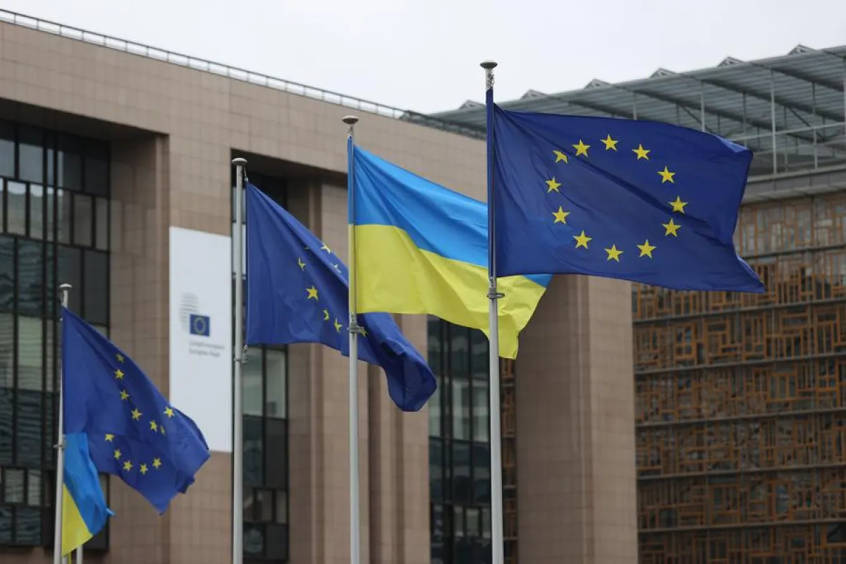 Председатель Европейского совета Антониу Кошта сообщил, что Евросоюз продвигается по двум ключевым направлениям своей стратегии по Украине: наращивает поддержку Киева и ужесточает давление на Россию.