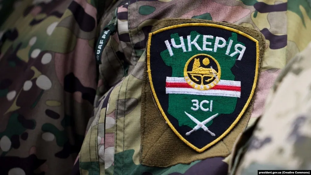 Росфинмониторинг добавил «Чеченскую Республику Ичкерию» и её зарубежные подразделения в список террористов и экстремистов после решения суда в Грозном, а её лидеру Ахмеду Закаеву в России вменяют создание террористического сообщества и участие в боевых действиях на стороне Украины.