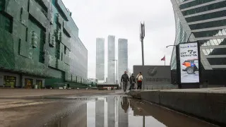 Большая часть российских работодателей до конца года не планирует расширять штаты: компании переходят от массового найма к точечным решениям, все шире используя неполную занятость для снижения издержек.