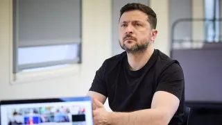 Президент Украины Владимир Зеленский заявил, что ужесточение контроля над рунетом и блокировка мессенджеров в России могут быть связаны с подготовкой к всеобщей мобилизации и новому наступлению в Украине, а также не исключил попытку ограниченной операции против стран Балтии для проверки реакции НАТО.