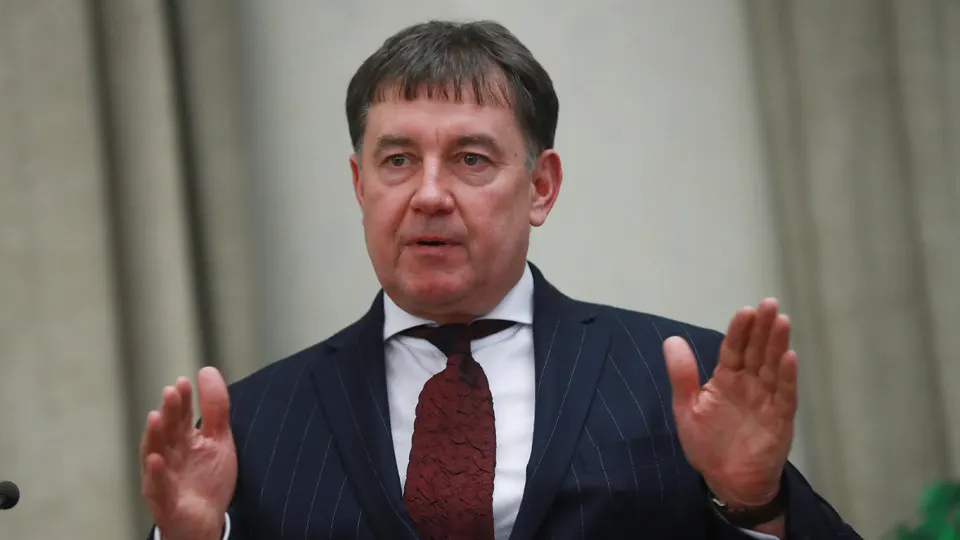 Мосгорсуд оставил в силе решение о национализации сети отелей Marton и более сотни объектов недвижимости, связанных с бывшим председателем Совета судей России Виктором Момотовым, которого Генпрокуратура связывает с криминальными авторитетами и нелегальным бизнесом.