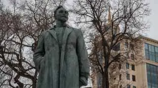 Президент Владимир Путин подписал указ о присвоении Академии ФСБ почетного наименования в честь основателя ВЧК Феликса Дзержинского, чье имя ранее уже носила Высшая школа КГБ СССР.