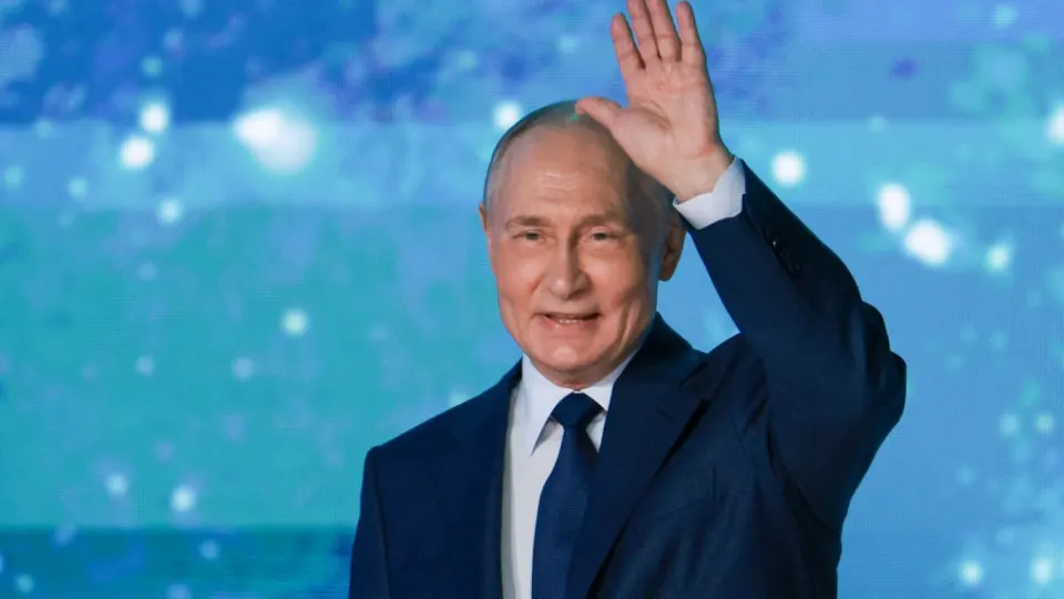 Президент Владимир Путин заявил, что даже при ограничении мобильного интернета россияне должны иметь доступ к ключевым госуслугам, платёжным системам и сервисам записи к врачу, и поручил проработать механизмы их бесперебойной работы.