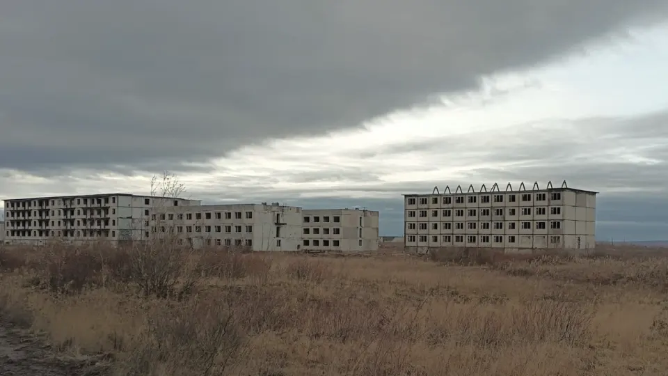 Число новорожденных в России одиннадцатый год подряд продолжает снижаться, а суммарный коэффициент рождаемости опустился до уровней, при которых демографическая убыль не удаётся остановить, несмотря на многотриллионные нацпроекты и курс на «традиционные ценности».