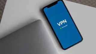 Игроки рынка VPN ожидают, что в ближайшие дни в России могут ограничить оплату таких сервисов с российских банковских карт и усилить «зачистку» серверов по новым требованиям к хостинг-провайдерам.