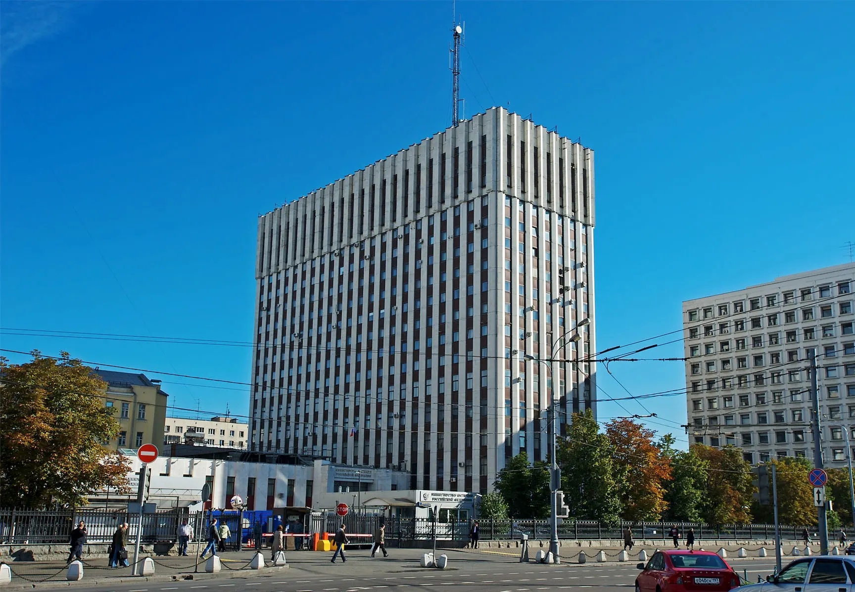 Минюст России обновил перечень «иностранных агентов»: в него включены режиссёр Юрий Мамин, сценарист Юрий Тепляков, несколько проектов и две компании, связанные с бывшим мэром Плёса Алексеем Шевцовым.