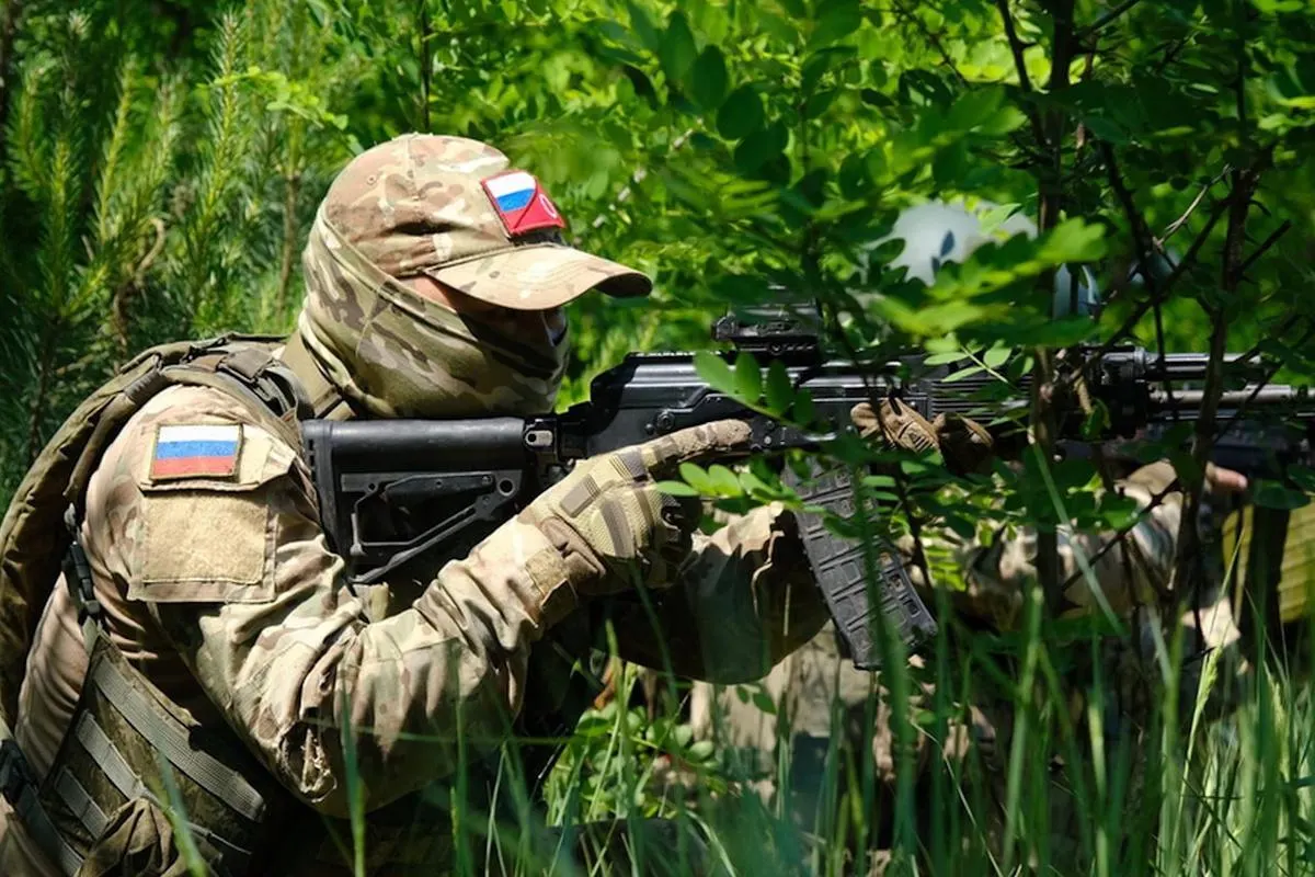 Аналитики ISW предупреждают, что территориальные требования России не соответствуют сложной ситуации на фронте; прогнозы о полной оккупации Донбасса остаются неясными и маловероятными.
