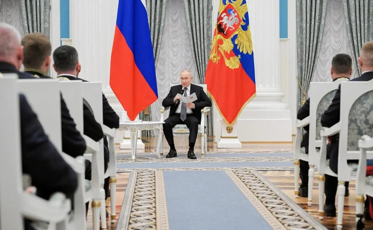 Президент заявил, что по общежитию колледжа в Старобельске нанесли удар беспилотники, назвал атаку провокацией Киева и поручил МИД и Минобороны подготовить ответ; по данным — есть погибшие, раненые и пропавшие, идёт разбор завалов.