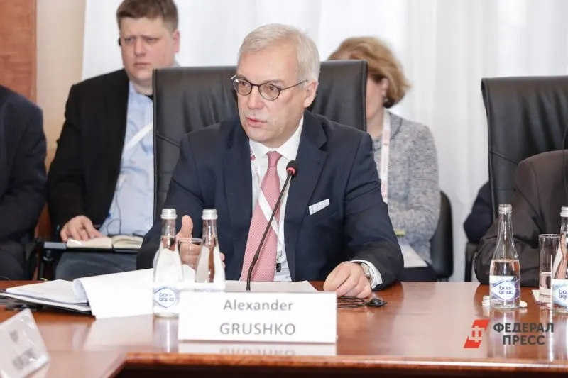 Александр Грушко предупредил, что любые попытки блокады или применения силы против российского эксклава недопустимы и встретят решительный ответ; риск захвата региона он назвал нулевым.
