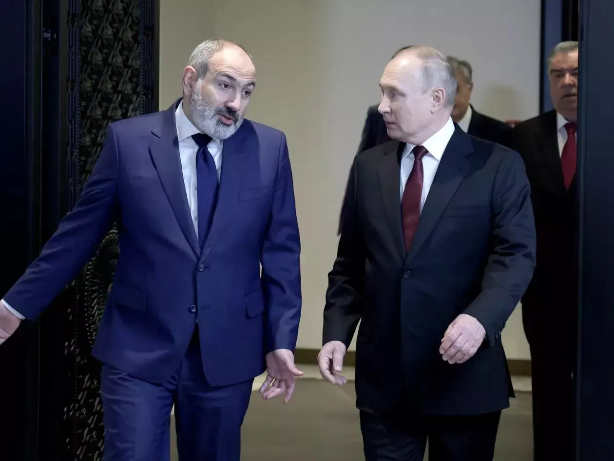 Премьер-министр Никол Пашинян заявил, что Ереван не вступит в санкционный режим Евросоюза против России, но и не станет помогать в их обходе, ссылаясь на уязвимость армянской экономики.