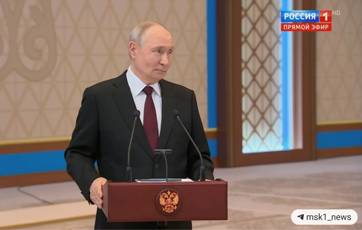 На встрече с журналистами президент заявил, что называть сроки окончания СВО опрометчиво; по его словам ВС РФ наступают, конфликт близок к развязке. Путин возложил ответственность за ситуацию на политику ЕС, отметил отсутствие переговоров, назвал заявления европейцев о подготовке к войне «бредом», коснулся разговора Лукашенко с Макроном и подчёркнул способность России нанести ответный удар. Также он обсудил ситуацию в западных СМИ.