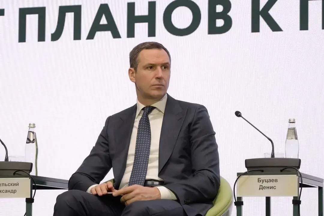 МВД разыскивает бывшего заместителя министра Дениса Буцаева по делу о хищении средств «Российского экологического оператора». По данным следствия, он может находиться в США.