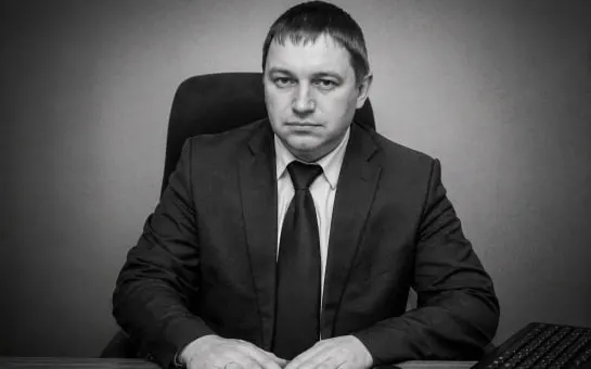 Через два месяца после утверждения плана по конфискации и сжиганию скота чиновника управления ветеринарии обнаружили мёртвым. Документы показывают, что режим ЧС вводили секретно — часть сведений была закрыта «для служебного пользования».