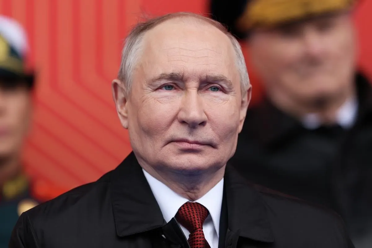 Указ вводит отдельную процедуру получения российского гражданства для совершеннолетних иностранцев и лиц без гражданства, постоянно проживающих в непризнанном Приднестровье; заявления будут приниматься в дипломатических и консульских учреждениях РФ.