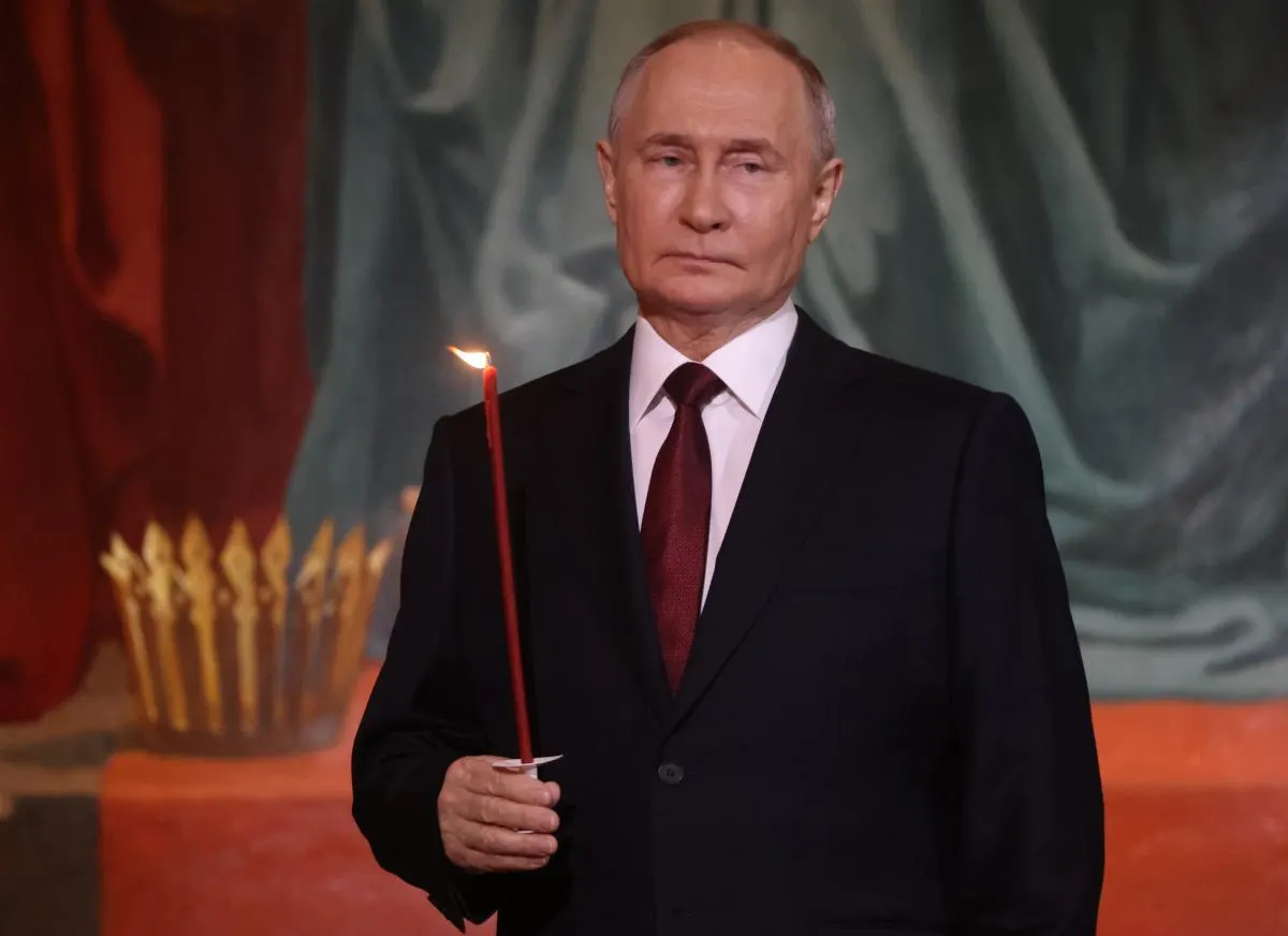 Эксперты считают, что российский лидер находится в уязвимом положении: его отставка или свержение возможны в ближайшие три года. В качестве триггеров называют внешние атаки, внутренние беспорядки, распад поддержки среди элит и изменение позиции ключевых международных партнёров.