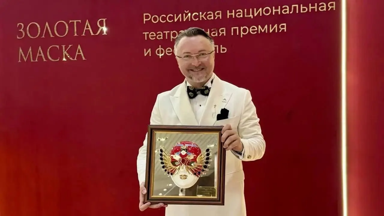 Постановка Вячеслава Стародубцева «Соловей», созданная совместно с Консерваторией им. Глинки, признана одной из лучших оперных премьер сезона.