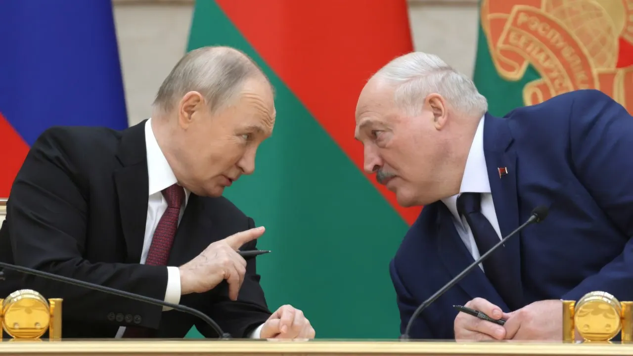 26 июня лидеры России и Белоруссии провели закрытые переговоры в резиденции на Валдае — официальных заявлений не последовало. Встреча прошла на фоне обострения у белорусско-украинской границы; обсуждались безопасность, экономическое сотрудничество и проекты Союзного государства.