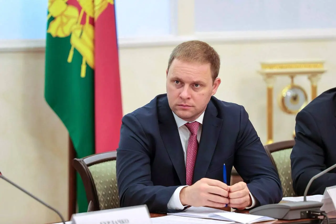 Швец, более десяти лет работавший в органах власти и пять лет руководивший Анапой, возглавил госкорпорацию «Туризм РФ».