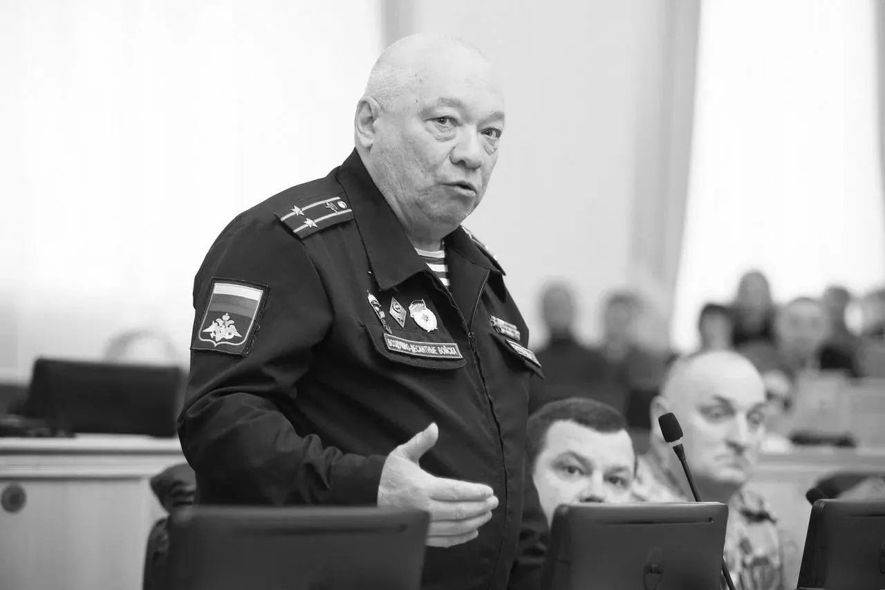 Григорий Григорьев, ветеран Афганистана и кавалер ордена Красной Звезды, внезапно умер во время встречи выпускников в Новосибирске; по предварительным данным — сердечный приступ.