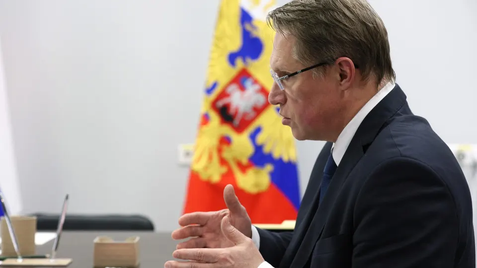 Минздрав сообщает, что в 2026 году большинство ординаторов проходят обучение по целевым договорам; также ведомство озвучило рост приёма в медобразовании и новые правила обязательной отработки для выпускников.