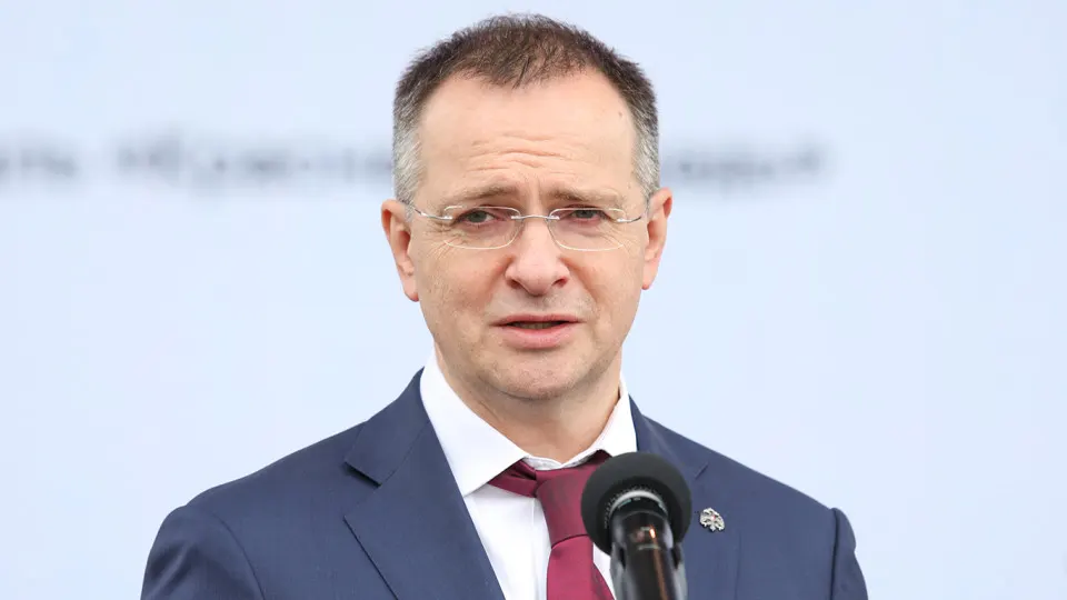 Владимир Мединский выступил за более жёсткий контроль качества фильмов, финансируемых из бюджета: проверка на всех этапах производства и запрет проката «некачественных» картин. Государственное субсидирование при этом направляется на картины о «традиционных ценностях», героях СВО и Великой Отечественной войне.