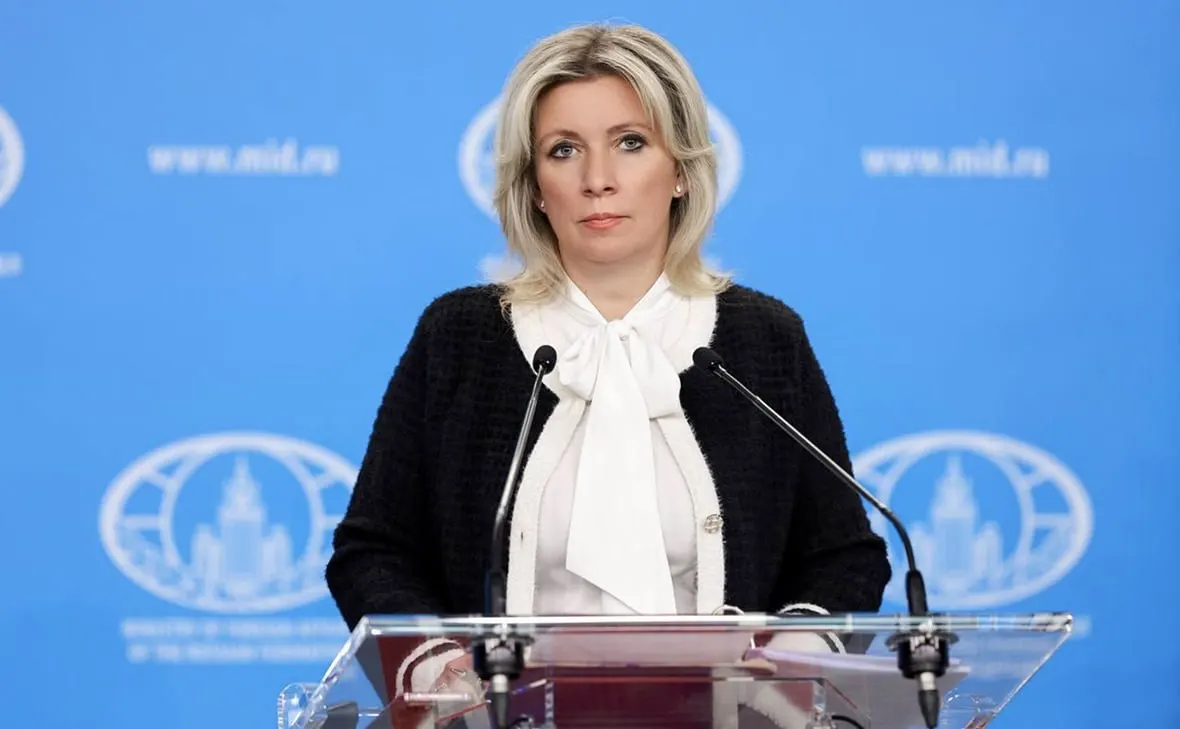 В МИД РФ назвали распространяемые сообщения о введении «выездных виз» ложью, отметив, что такие фейки опровергались ранее. Ведомство также напомнило, что право на свободный выезд гарантировано Конституцией.