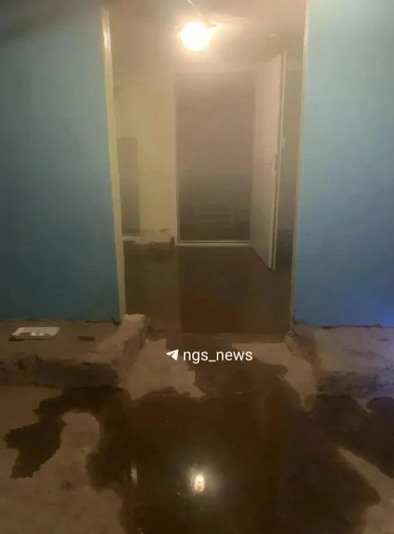 Третий день из крана идёт только горячая вода; жильцы требуют быстрого устранения дефекта.