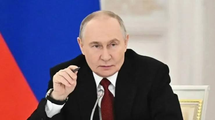 Президент подписал указ о передаче долей Nestlé Кубань и Nestlé Россия во временное управление Л.Е.В. Менеджмент; во временное управление переданы активы логистического оператора FM Logistic и розничных сетей Ашана и Лемана ПРО.