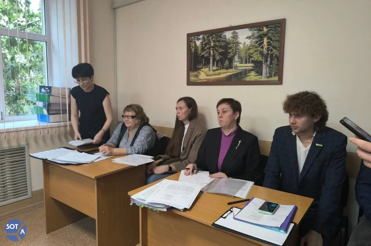 Центральный районный суд Новосибирска отказал в иске о возвращении Романа Малоземова в состав наблюдателей на выборах и подтвердил замену его на Екатерину Терещенко.