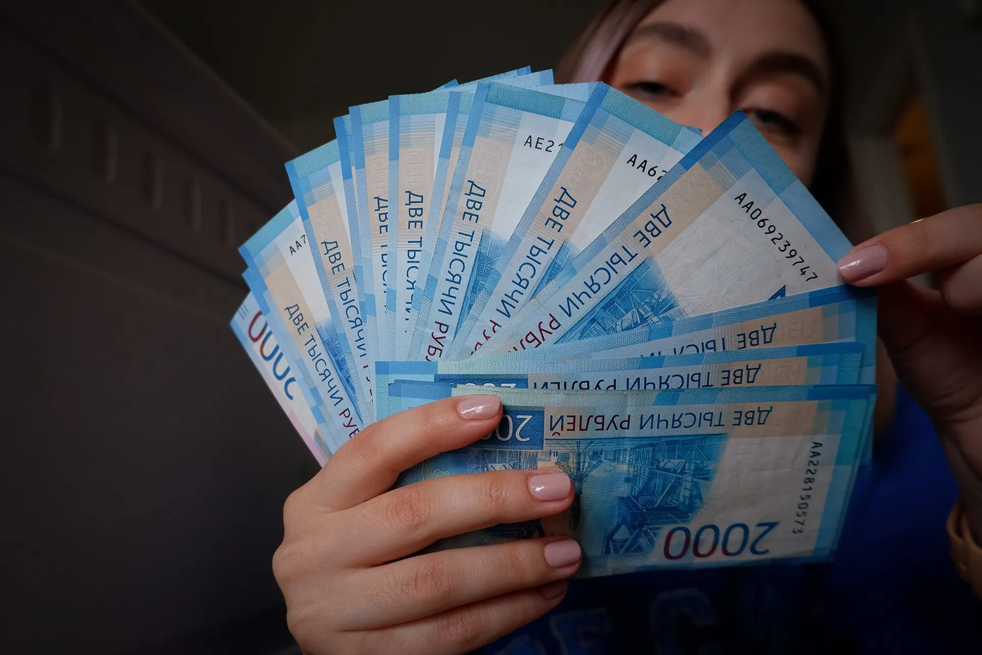 Власти обсуждают новый налоговый механизм, который может принести бюджету около триллиона рублей. Как это коснется граждан и экономики?