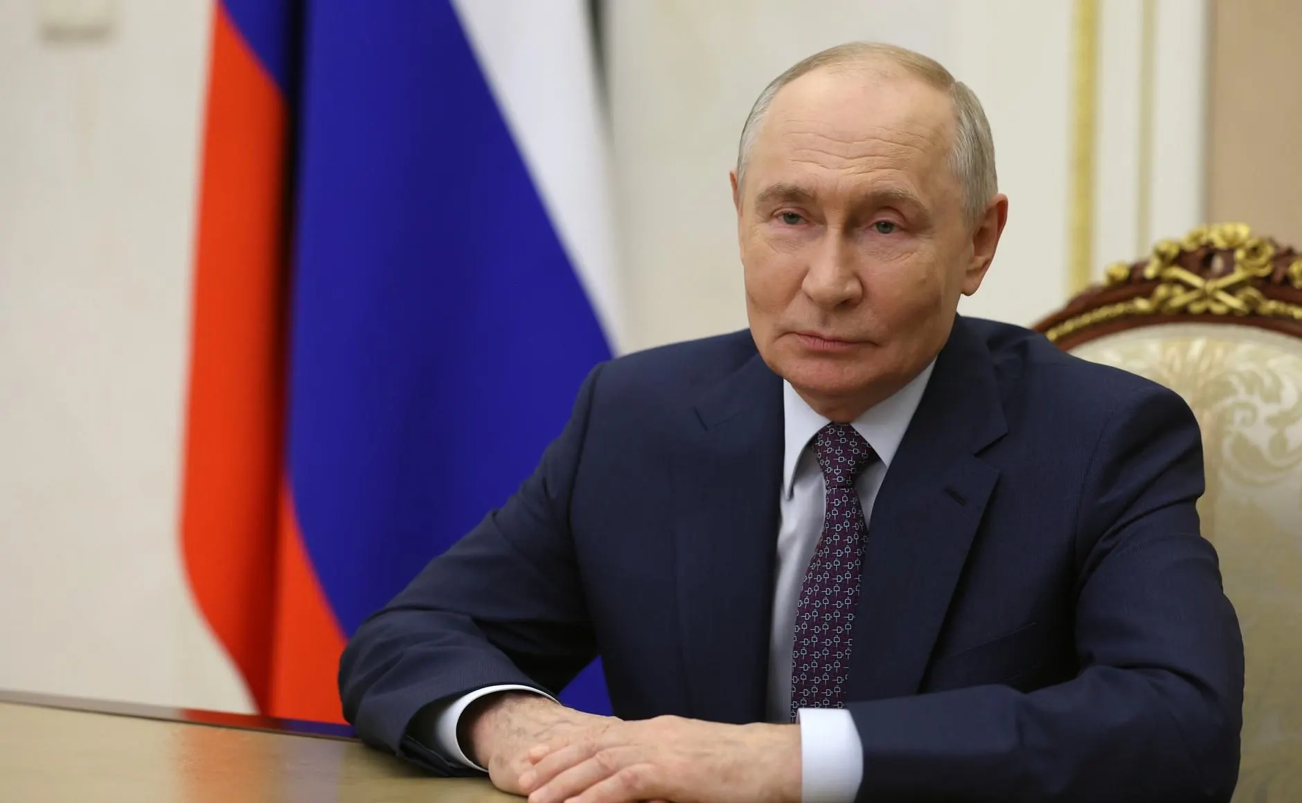Президент поздравил педагогов с их профессиональным праздником и подчеркнул важность их труда.