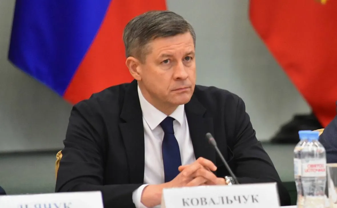 Врио губернатора Брянской области Егор Ковальчук подписал указ об отставке регионального правительства. Новый состав пока не представлен. 13 мая президент подписал указы об отставке губернаторов Белгородской и Брянской областей.