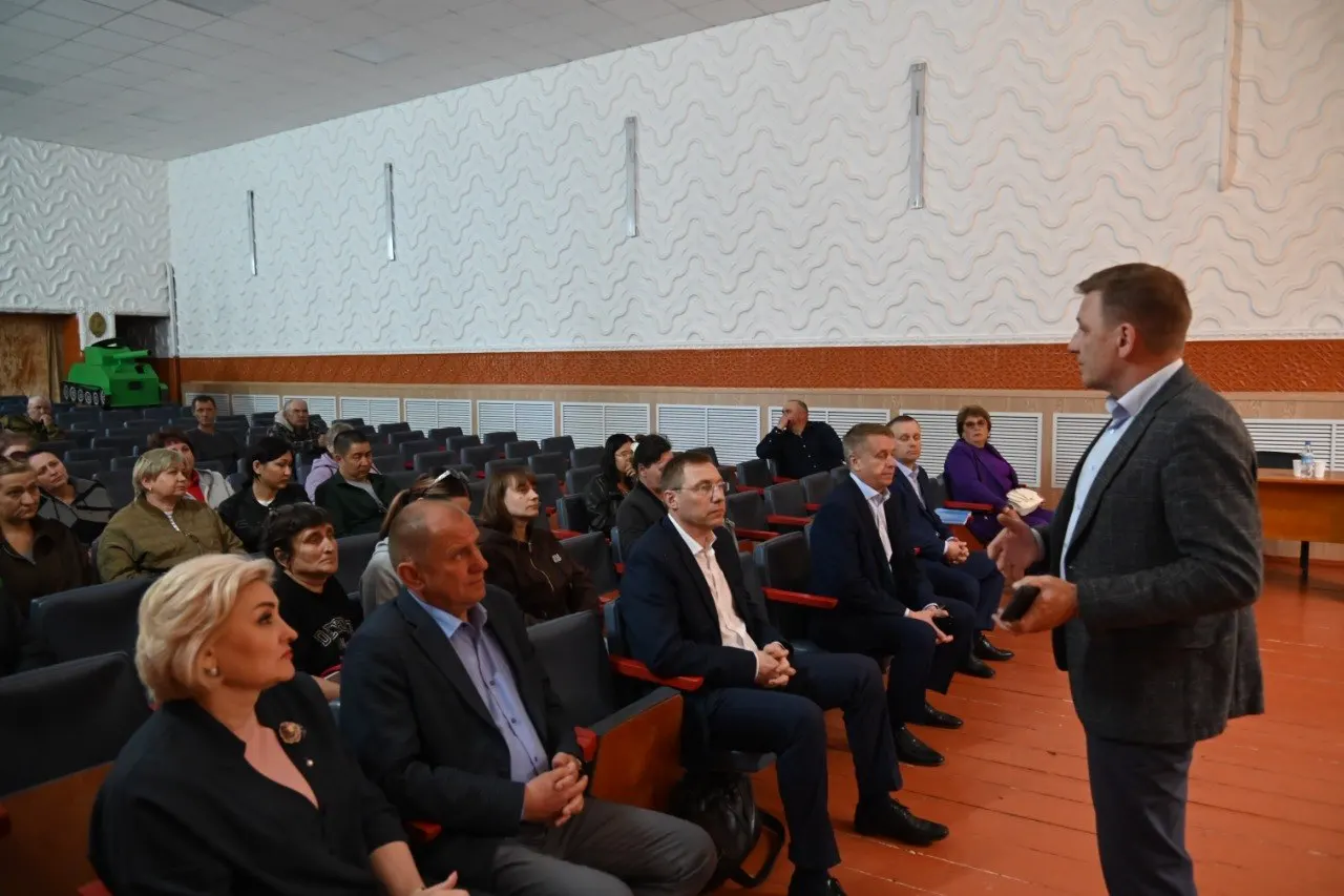 Новый министр сельского хозяйства провёл встречи с жителями пострадавших сёл — собирают заявления и готовят меры поддержки для восстановления поголовья.