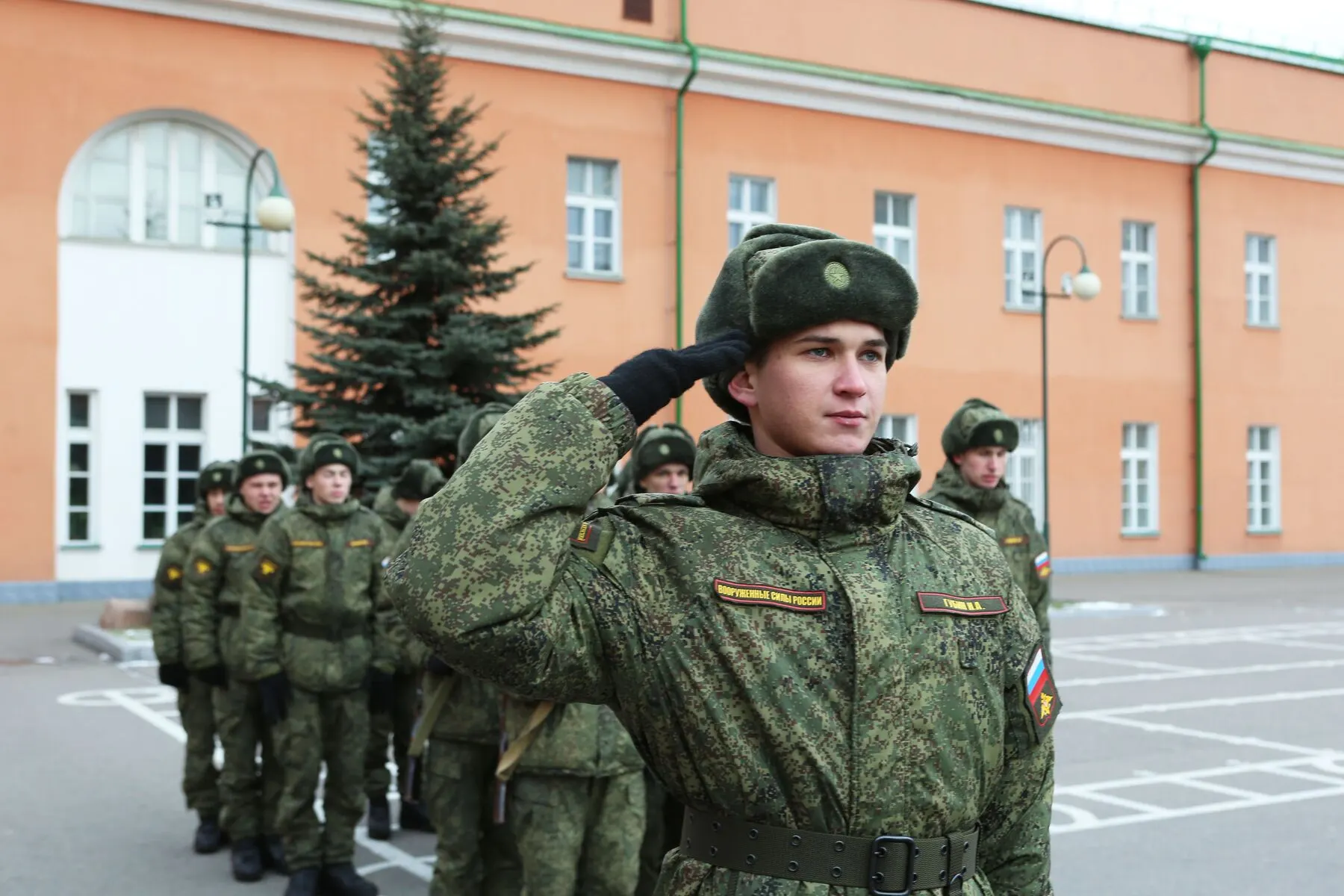 В проекте приказа Генпрокуратуры предлагается расширить прокурорский контроль за ведением воинского учёта: проверки затронут органы власти, работодателей, учебные заведения, МВД, ФСИН и военкоматы, а также передачу данных в государственные электронные базы.