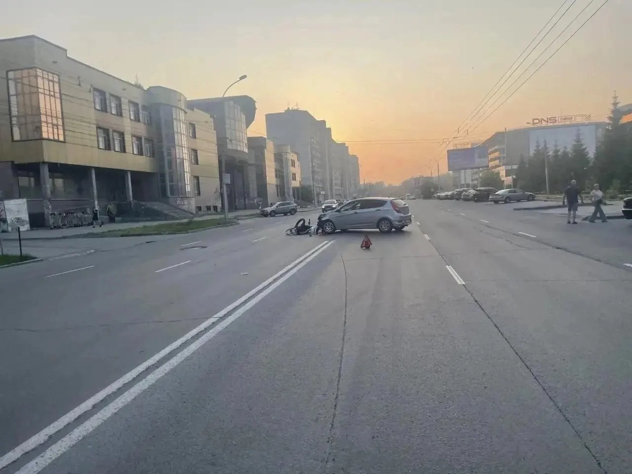 Мотоциклист 2009 года рождения госпитализирован после столкновения с Hyundai Solaris на улице Покрышкина.