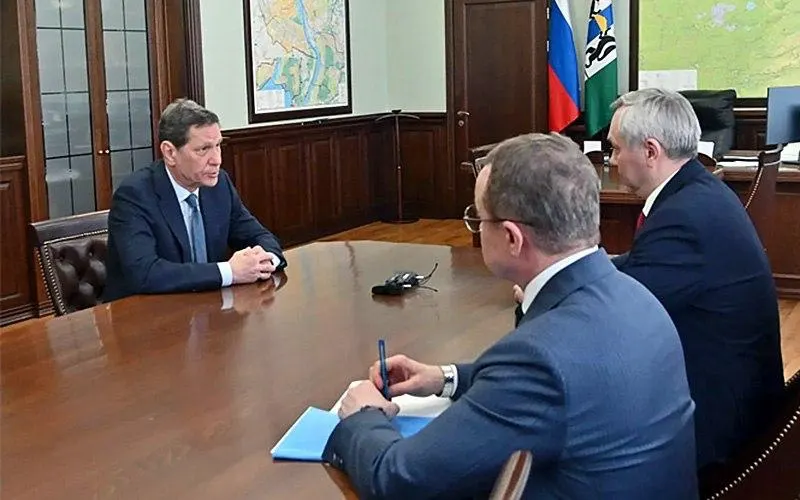 Первый вице‑спикер Госдумы Александр Жуков назвал повышение налогов чрезмерным, заявив о банкротствах и уходе бизнеса в тень; при этом осенью 2025 года он голосовал за рост НДС с 20% до 22%.