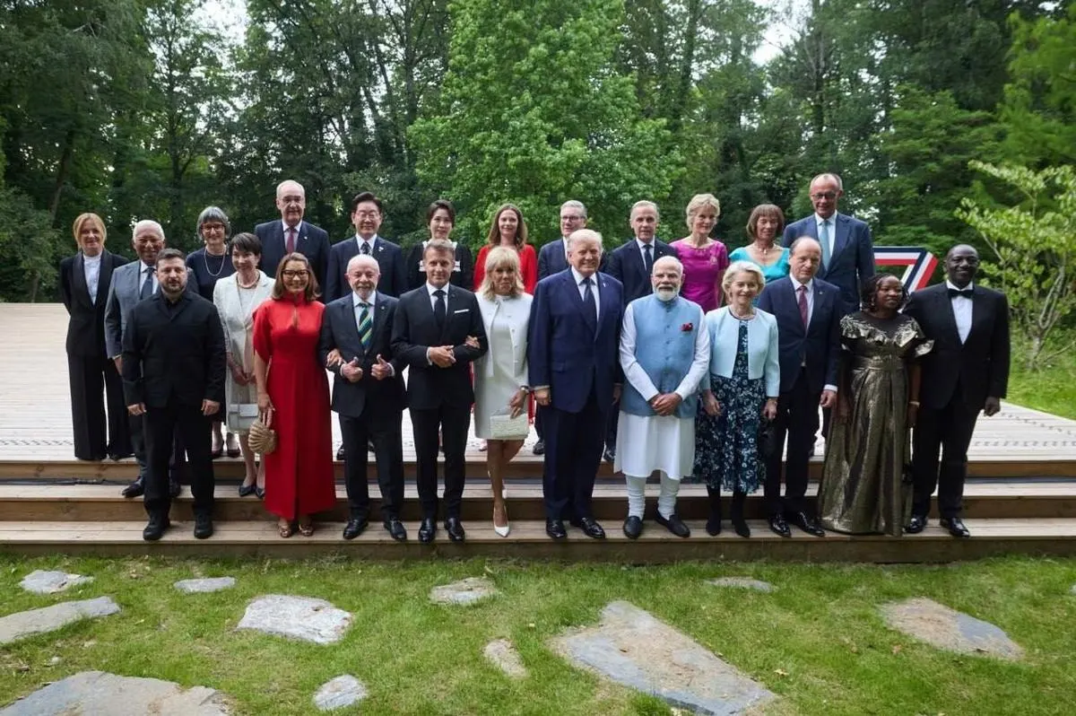 На саммите G7 в Эвиане главы государств утвердили декларацию по ключевым геополитическим темам — от поддержки Украины и расширения поставок оборонительных систем до ужесточения санкций и мер в отношении Ближнего Востока и Индо‑Тихоокеанского региона.