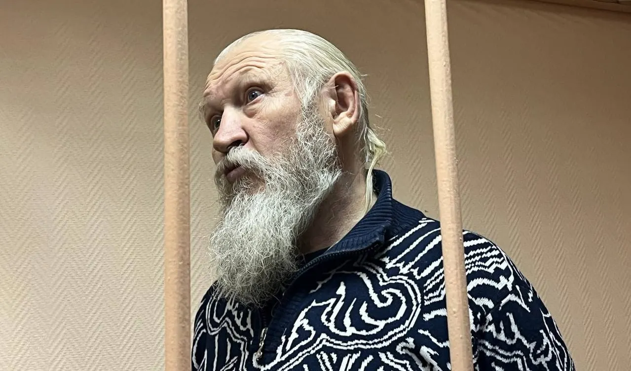 В обновлённый перечень включили бывшего депутата Госдумы Михаила Глущенко, осуждённого в 2015 году за соучастие в убийстве Галины Старовойтовой.