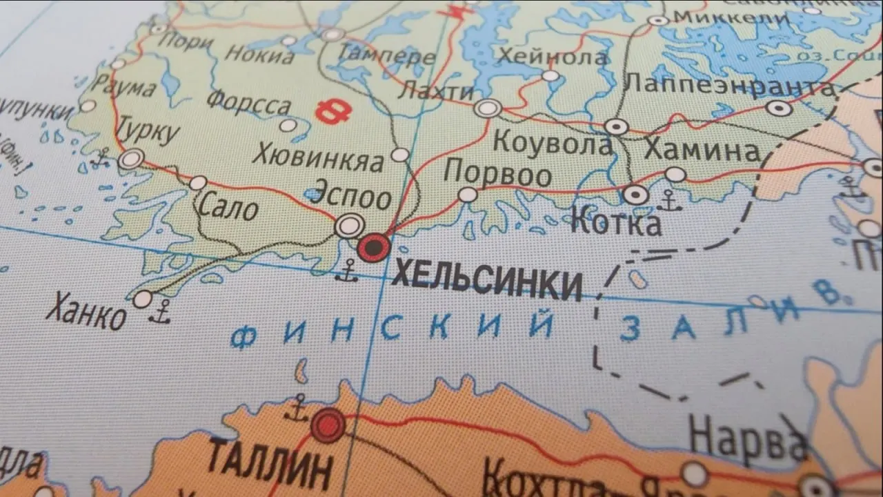 С 1 июля Россия подняла таможенные пошлины на железнодорожные перевозки в Финляндию в восемь раз; поставки удобрений стали убыточными и могут остановиться в ближайшие недели, что усугубит ситуацию в финском сельском хозяйстве.
