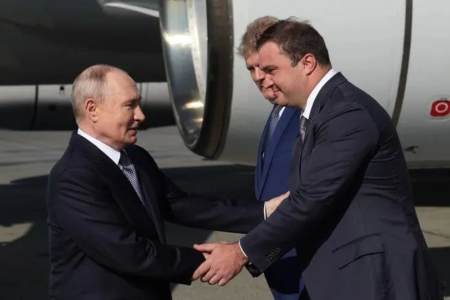 На рабочей встрече 25 июля говорили о росте ВРП, достижениях в сельском хозяйстве, крупных инфраструктурных проектах и социально-экономических проблемах региона — от метро до обманутых дольщиков.