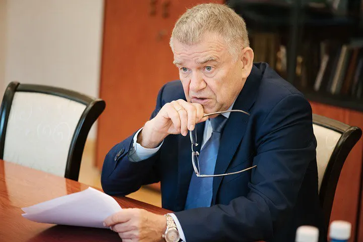 Советский районный суд Новосибирска отклонил апелляцию и подтвердил шестимесячную дисквалификацию председателя Сибирского отделения РАН Валентина Пармона по делу о повторном неисполнении требований прокурора.