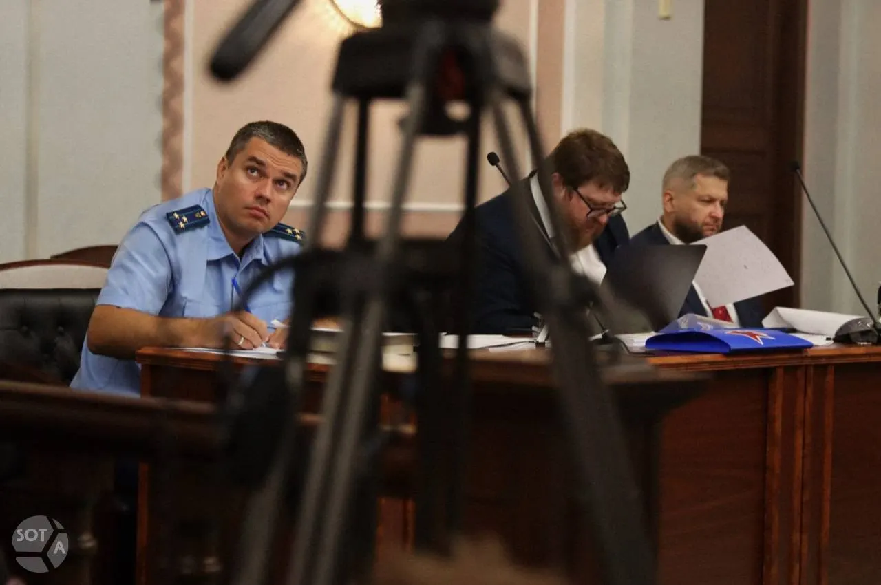 Суд принял решение снять партию с регистрации на предстоящие выборы после обвинений в призывах к экстремизму и нарушениях финансирования; дело длилось более восьми часов.