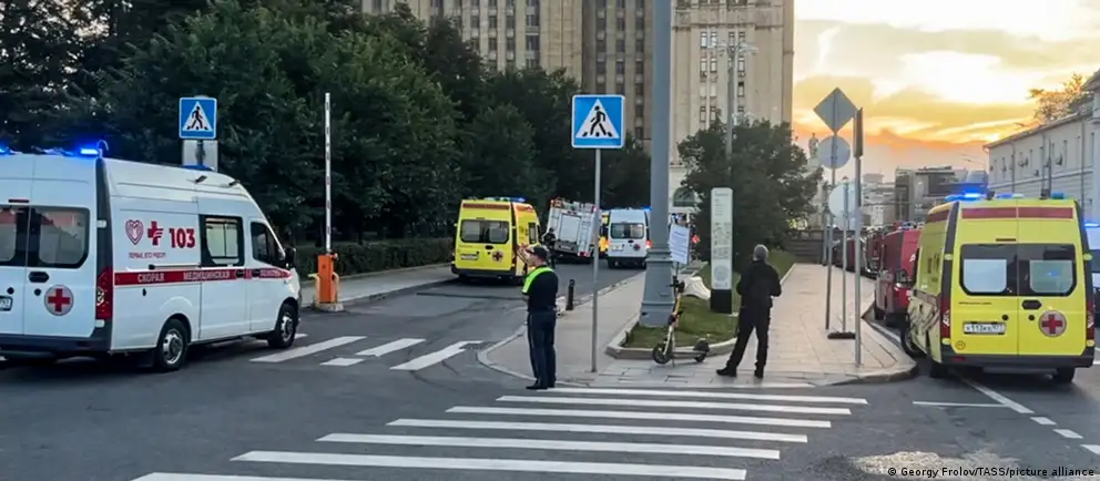 У входа в ресторан Balzi Rossi на Кудринской площади прогремел взрыв. Погибли несколько человек, следствие рассматривает версию покушения на главнокомандующего ВКС Александра Чайко; возбуждено дело по статье о теракте.