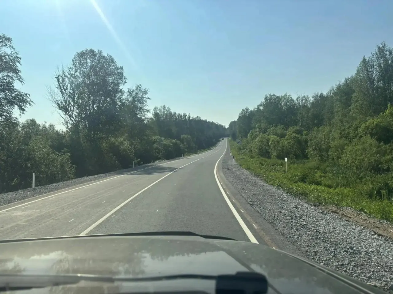 В регионе продолжаются работы на 62 объектах; 54 объекта должны завершиться до конца года. Приоритет — подъезды к населенным пунктам и участки с подвозом школьников.