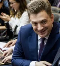 Коммунист Георгий Камнев отметил, что автомобили LADA за границей дешевле, чем в России, и призвал руководителя Минпромторга принять меры для снижения цен на внутреннем рынке.