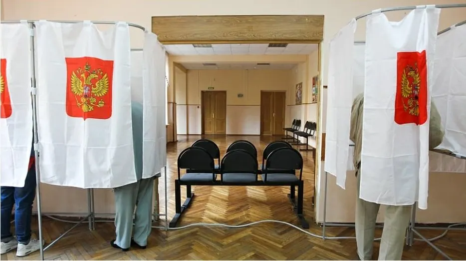 Документ призван регламентировать поведение наблюдателей и фиксацию нарушений; критики называют инициативу попыткой управляемого наблюдения.