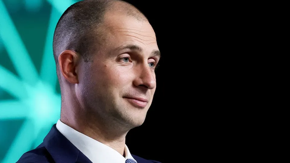 Группа VK сохраняет убыточную динамику в первом полугодии 2026 года; во втором квартале зафиксирована символическая прибыль за счёт распродажи активов, общий итог остаётся отрицательным.