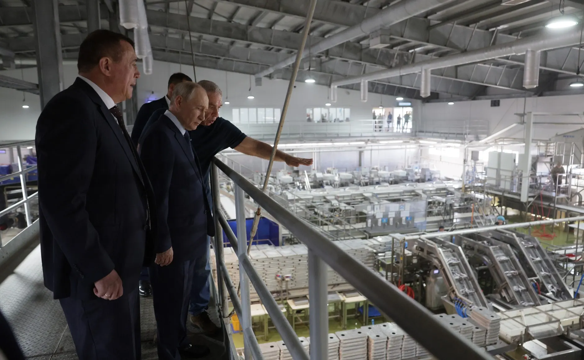 Президент побывал на Курильских островах, что вызвало дипломатический протест Японии и новые заявления о российском суверенитете над Южными Курилами.