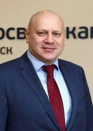 По итогам партийного списка «Единая Россия» мандаты в Омской и Новосибирской областях достались двум губернаторам, которые откажутся от мест в Госдуме. Далее мандаты перейдут Александру Жукову и Владимиру Сайбелю. Сайбель подтвердил намерение работать в Госдуме; мэр Омска Сергей Шелест не получит места. По одномандатным округам региона избраны Дмитрий Перминов, Олег Смолин и Игорь Антропенко.