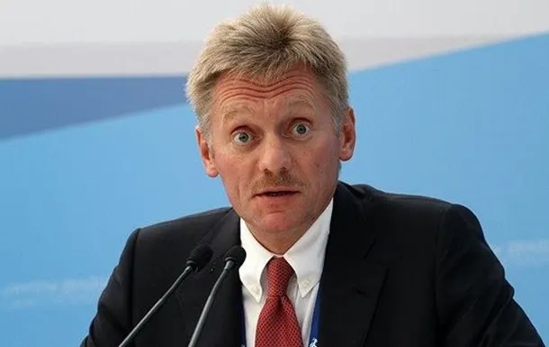 Пресс-секретарь президента заявил, что в РФ журналистам не ограничивают доступ, в отличие от практики в США; комментарий на фоне обсуждений роли СМИ.